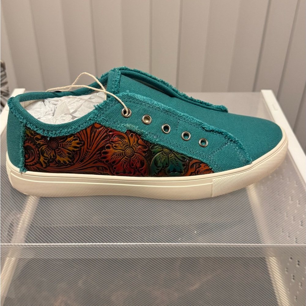 Montana West Teal Casual Slip-On Flats with Multicolor Floral Accent